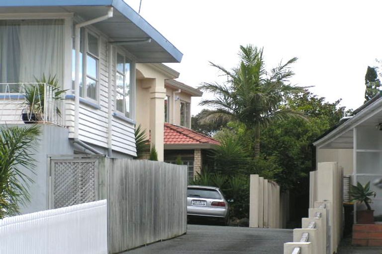 Photo of property in 2/2 Spencer Terrace, Hauraki, Auckland, 0622