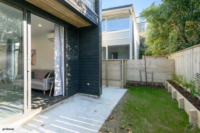 Photo of property in 74u6 Derwent Street, Island Bay, Wellington, 6023