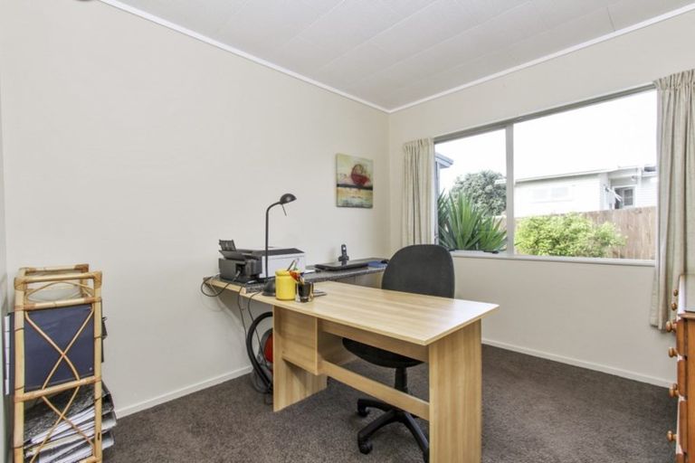 Photo of property in 46 Brandon Road, Glen Eden, Auckland, 0602