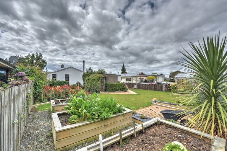 Photo of property in 70 Hunter Street, Edendale, 9825