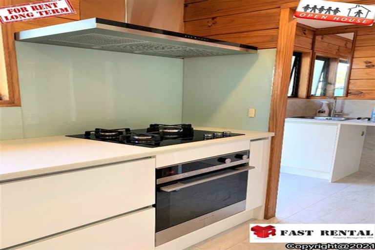 Photo of property in 2/70 College Road, Northcote, Auckland, 0627