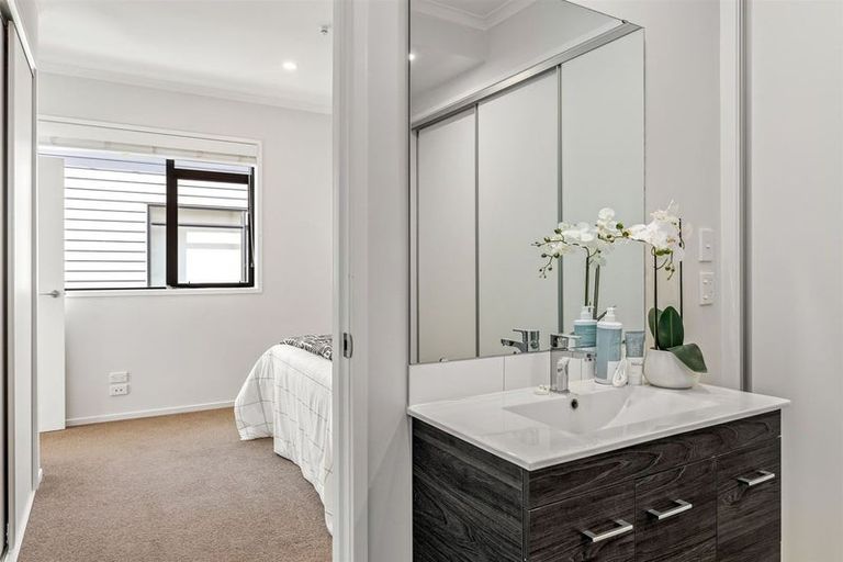 Photo of property in 26 Mollusc Road, Hobsonville, Auckland, 0616