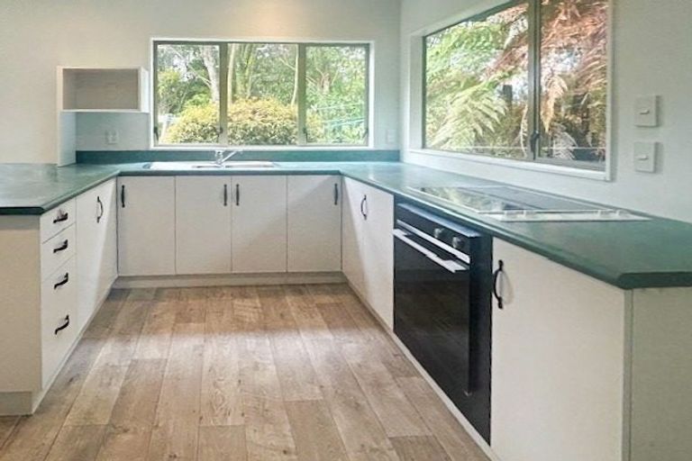 Photo of property in 10 Hau Whiti Place, Kimbolton, 4774