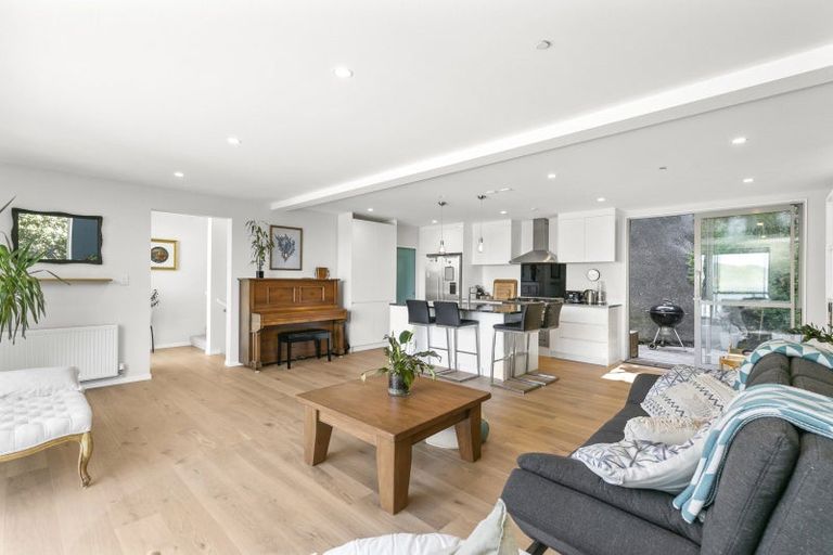 Photo of property in 6 Owhiro Bay Parade, Island Bay, Wellington, 6023