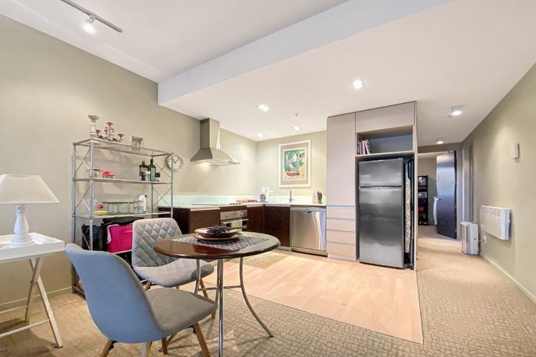Photo of property in Revolucion Apartments, 202s/28 Torrens Terrace, Mount Cook, Wellington, 6011