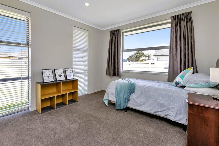 Photo of property in 20 Sando Way, One Tree Point, 0118