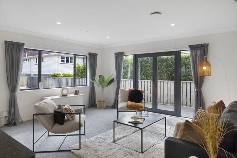 Photo of property in 316a Main Road, Tawa, Wellington, 5028