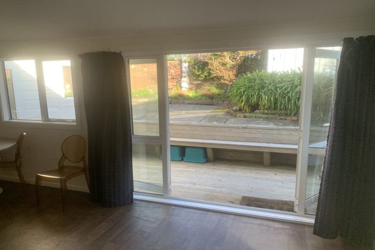 Photo of property in 37 Ara Paiwhenua, Tawa, Wellington, 5028