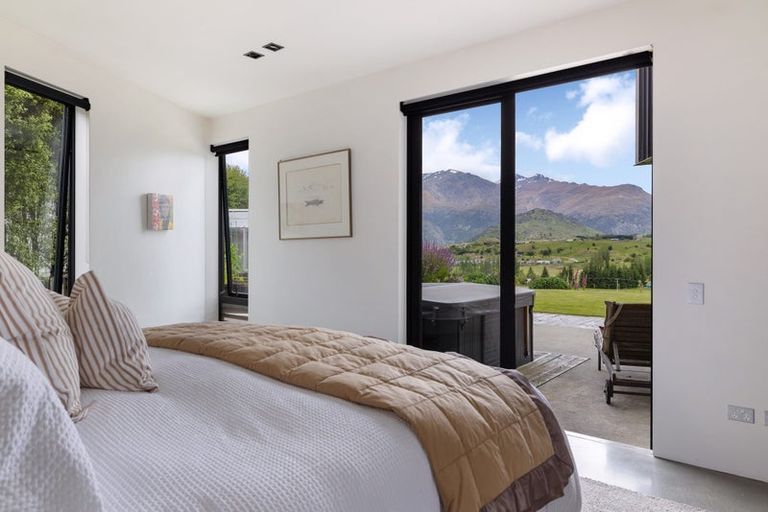 Photo of property in 20 Advance Terrace, Arrowtown, 9302