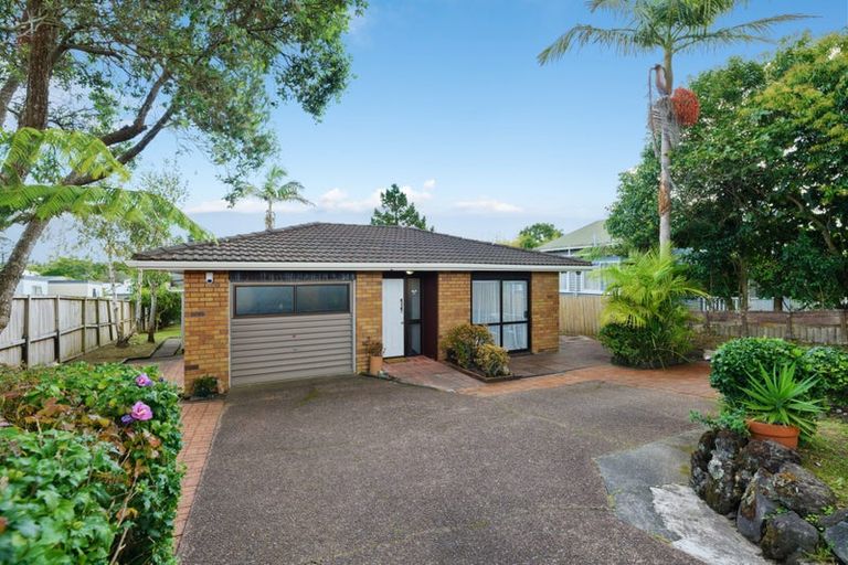 Photo of property in 1/294 Great North Road, Henderson, Auckland, 0612