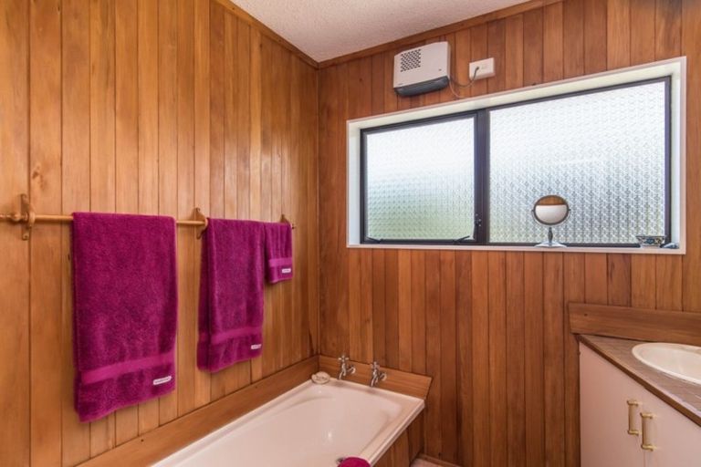 Photo of property in 3b Pinewood Grove, Paraparaumu Beach, Paraparaumu, 5032