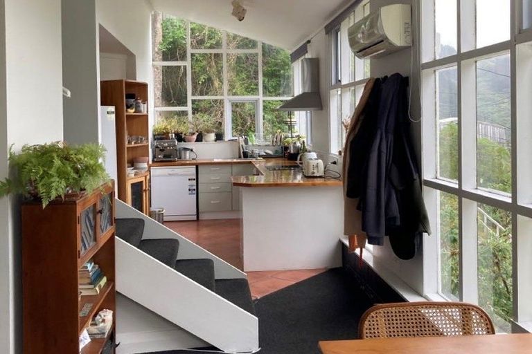 Photo of property in 57 Clarence Street, Brooklyn, Wellington, 6021