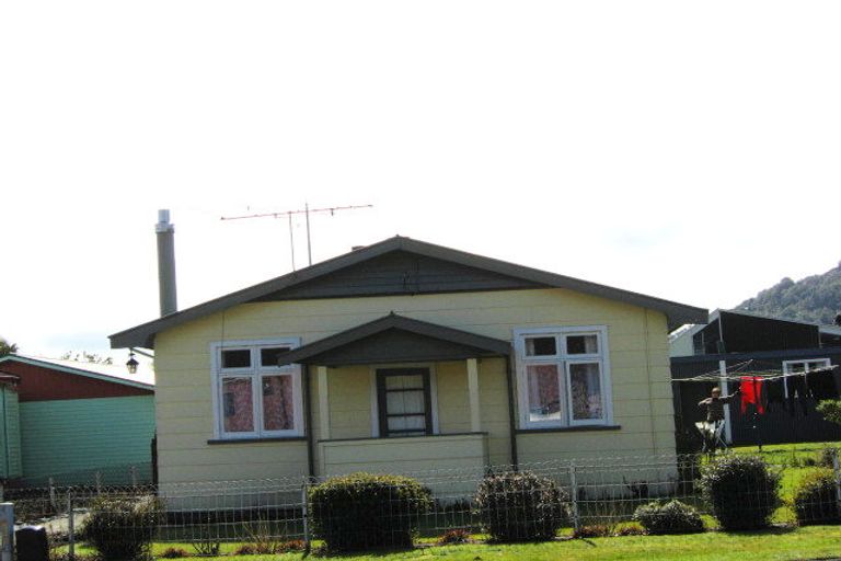 Photo of property in 58 Shiel Street, Reefton, 7830