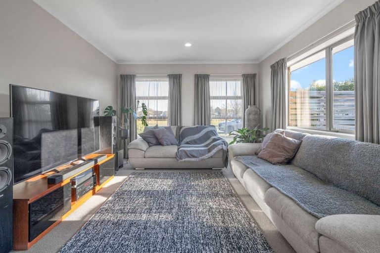 Photo of property in 39 Faringdon Boulevard, Rolleston, 7615