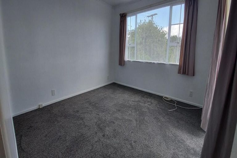 Photo of property in 129 Mcleod Road, Te Atatu South, Auckland, 0610