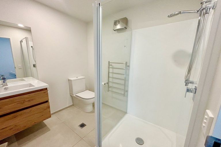 Photo of property in 116b Blenheim Road, Riccarton, Christchurch, 8041