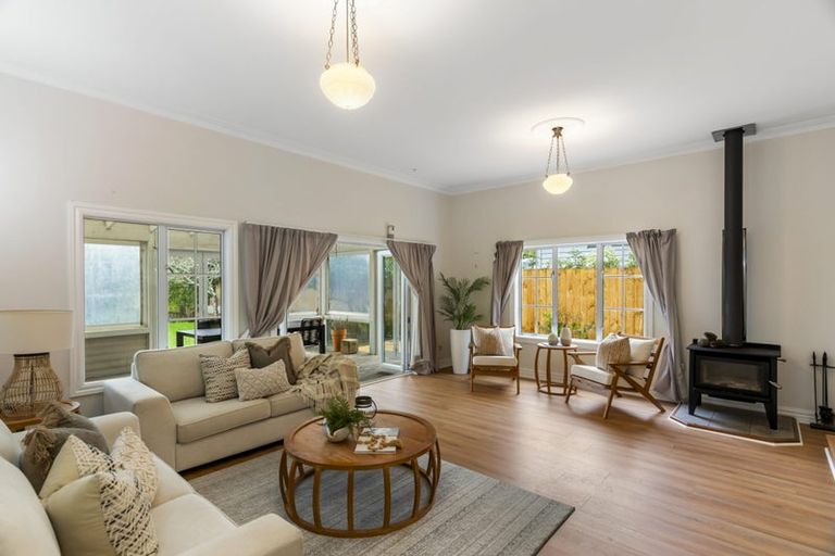 Photo of property in 33 Churchill Road, Cockle Bay, Auckland, 2014