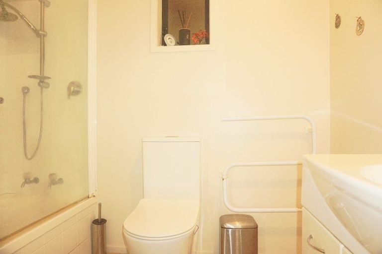 Photo of property in 49b Rua Road, Glen Eden, Auckland, 0602