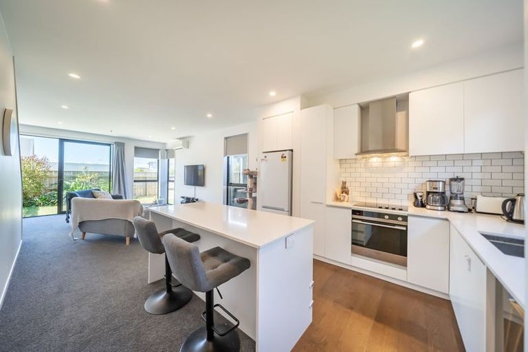 Photo of property in 62u1 Spenmoor Street, Newlands, Wellington, 6037