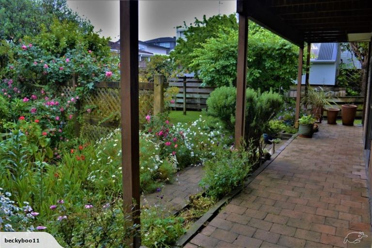 Photo of property in 2 Park Road, Paraparaumu Beach, Paraparaumu, 5032