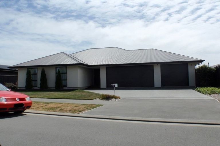 Photo of property in 10 Loeb Place, Rolleston, 7614