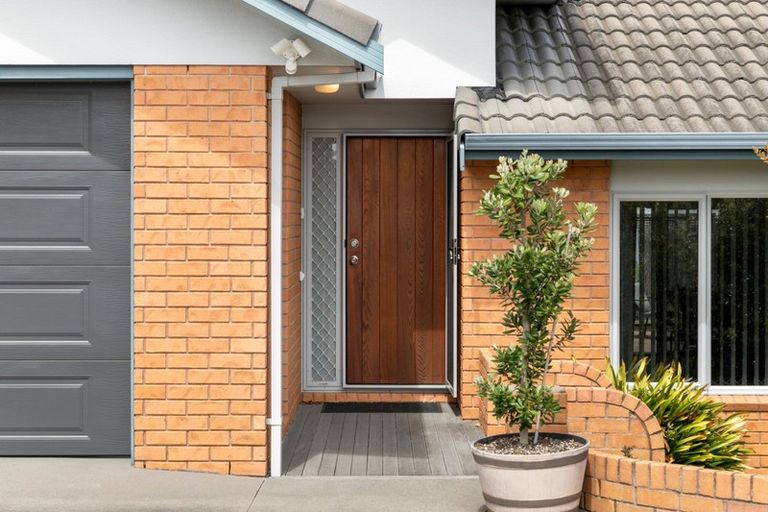 Photo of property in 210 Ngatai Road, Otumoetai, Tauranga, 3110