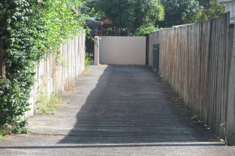 Photo of property in 2/18 Brook Street, Milford, Auckland, 0620