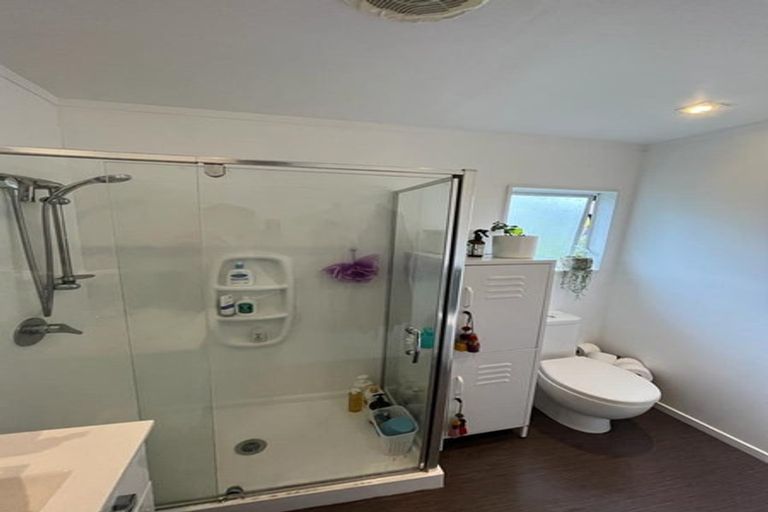 Photo of property in 25 Tawa Road, Te Atatu Peninsula, Auckland, 0610