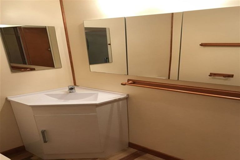 Photo of property in 805 Te Atatu Road, Te Atatu Peninsula, Auckland, 0610