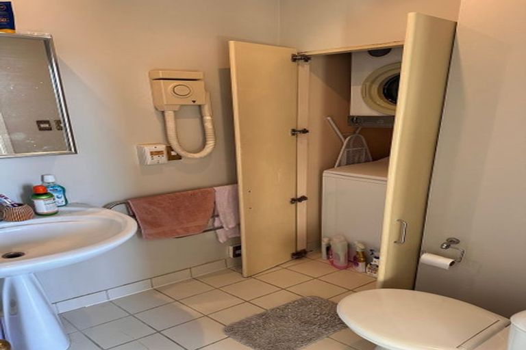 Photo of property in 2/248 The Terrace, Wellington Central, Wellington, 6011