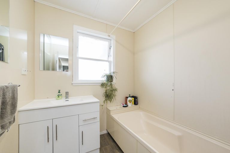 Photo of property in 582 Pioneer Highway, Highbury, Palmerston North, 4412