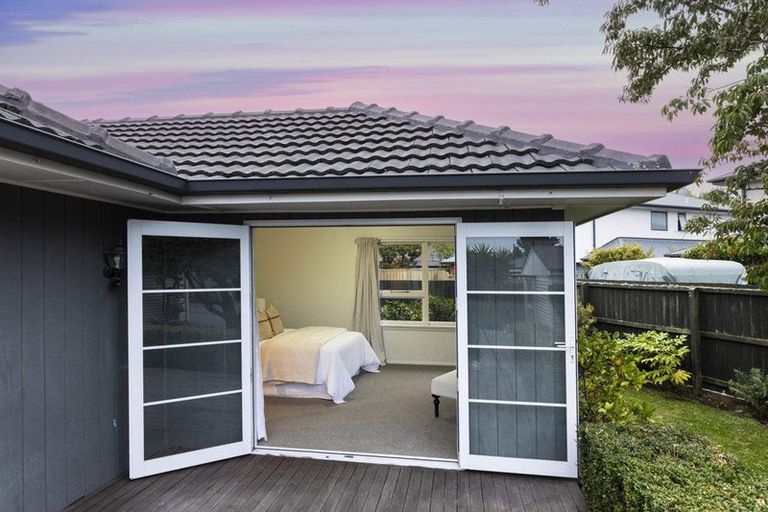 Photo of property in 11 Colina Street, Avonhead, Christchurch, 8042