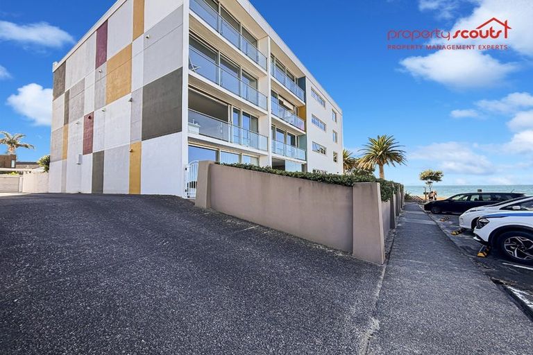 Photo of property in Seaview Apartments, 11/64 Milford Road, Milford, Auckland, 0620