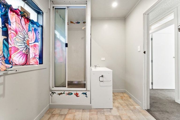Photo of property in 1/22 Captain Scott Road, Glen Eden, Auckland, 0602