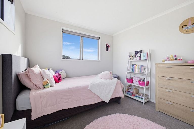 Photo of property in 15 Discovery Place, Marfell, New Plymouth, 4310