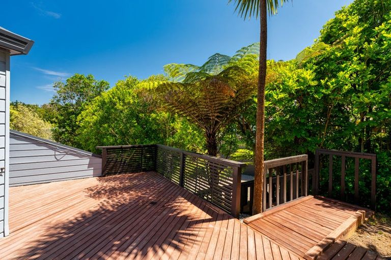 Photo of property in 8 Stitchbird Close, Murrays Bay, Auckland, 0630