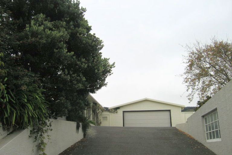 Photo of property in 12 Ngatitoa Street, Tawa, Wellington, 5028