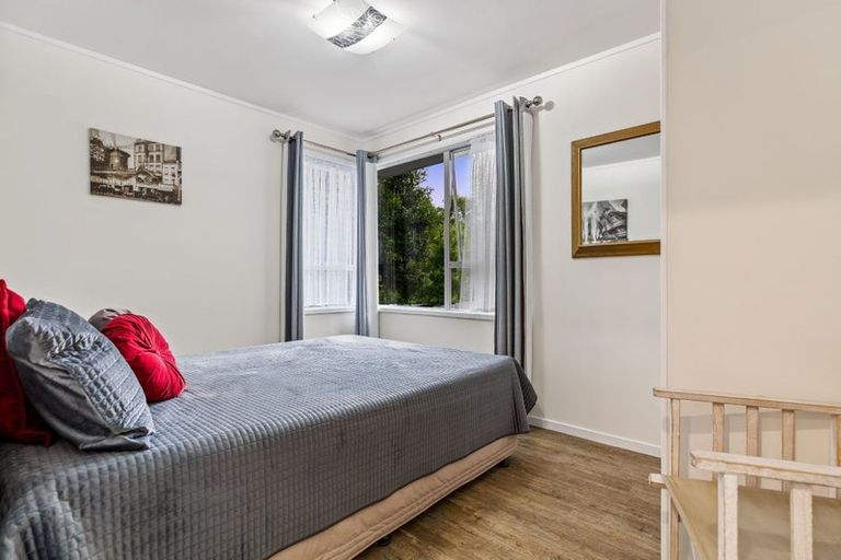 Photo of property in 92 Reynella Drive, Massey, Auckland, 0614