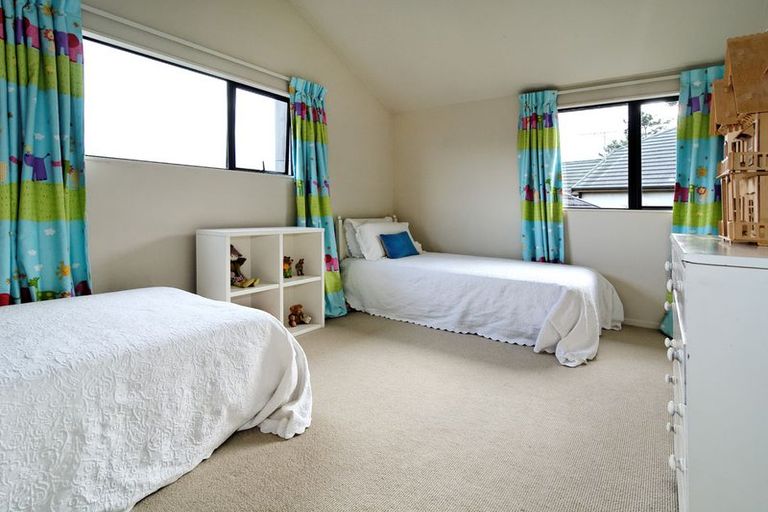 Photo of property in 27 Chamari Close, Titirangi, Auckland, 0604