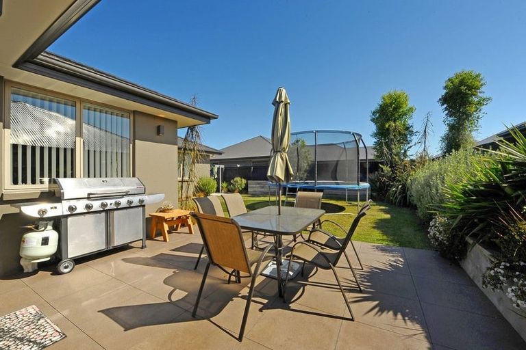 Photo of property in 11 Jefferson Close, Halswell, Christchurch, 8025