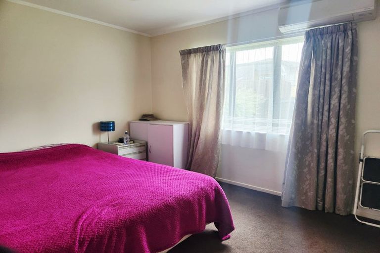 Photo of property in 72 West Harbour Drive, West Harbour, Auckland, 0618