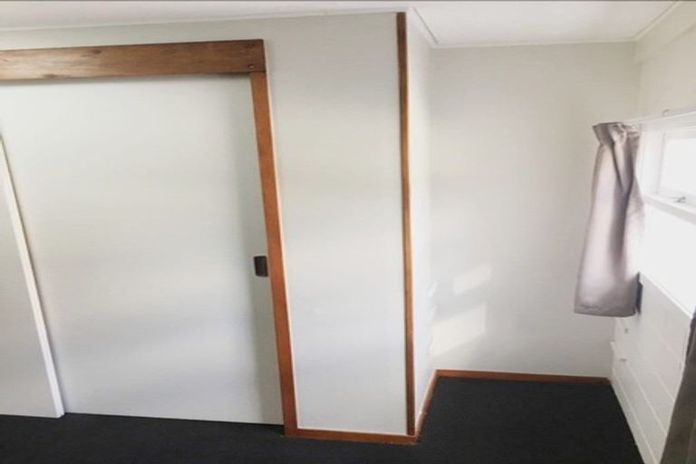 Photo of property in 6 Peach Road, Glenfield, Auckland, 0629