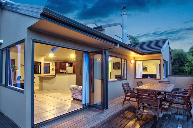 Photo of property in 27 Chamari Close, Titirangi, Auckland, 0604