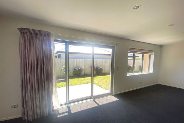 Photo of property in 12 Blaenavon Lane, Halswell, Christchurch, 8025