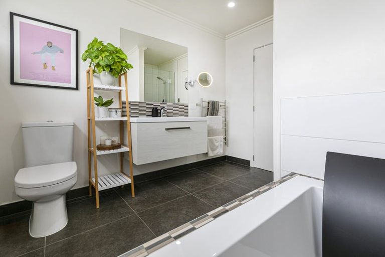 Photo of property in 19 Harakeke Road, Hobsonville, Auckland, 0616