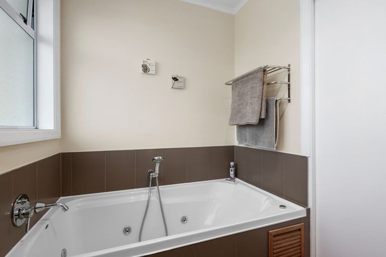 Photo of property in 46 Sheridan Crescent, Trentham, Upper Hutt, 5018