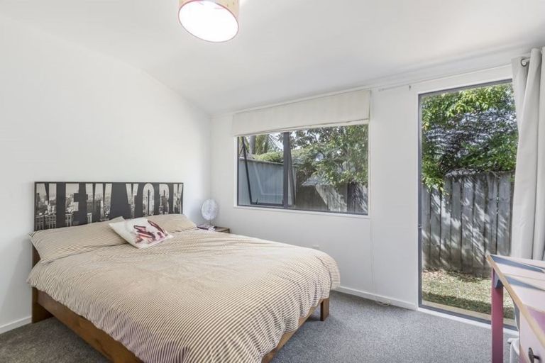 Photo of property in 17a John Road, Stanmore Bay, Whangaparaoa, 0932