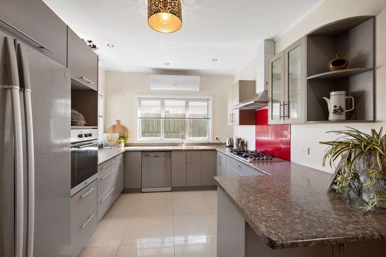 Photo of property in 33 Beach Street, Fitzroy, New Plymouth, 4312