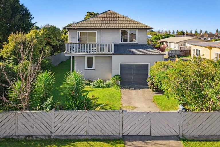Photo of property in 2/38 Wordsworth Crescent, Maraenui, Napier, 4110