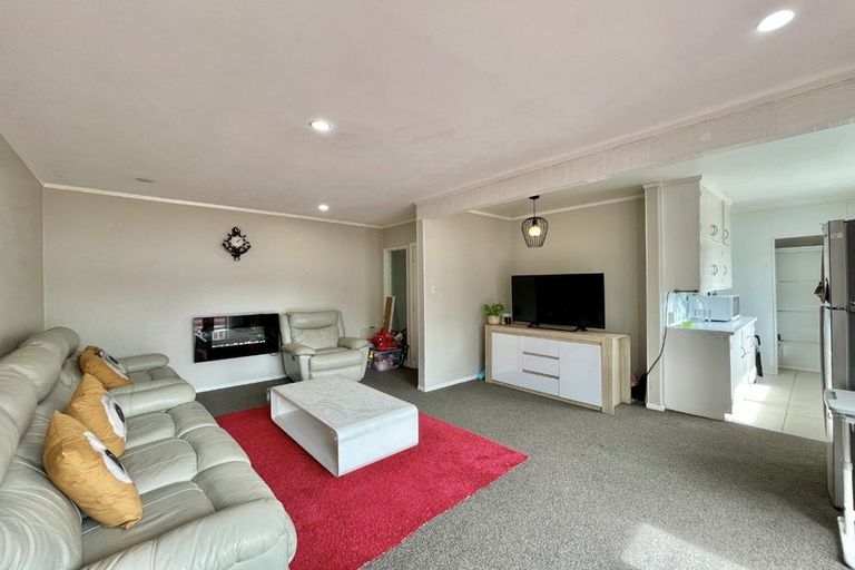 Photo of property in 146u1 Newlands Road, Newlands, Wellington, 6037